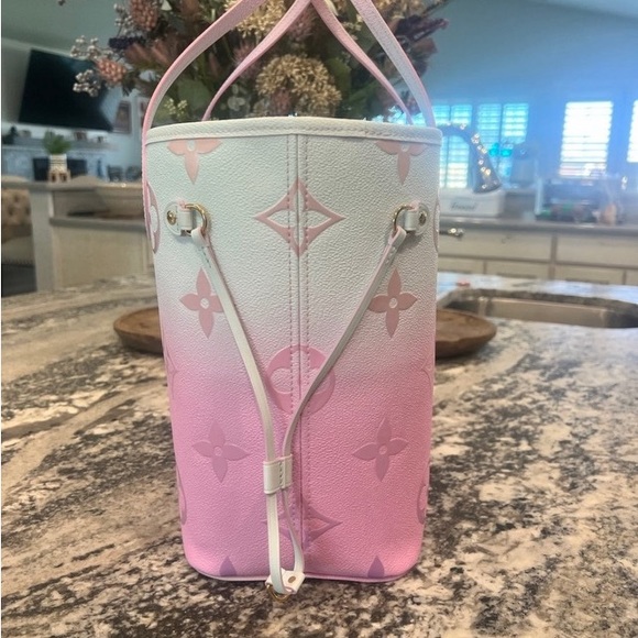 Louis Vuitton Neverfull MM Sunrise Pastel - Picture 10 of 15